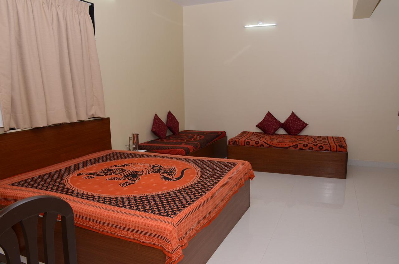Hira Laxmi Residency Hotel Alībāg Exterior foto