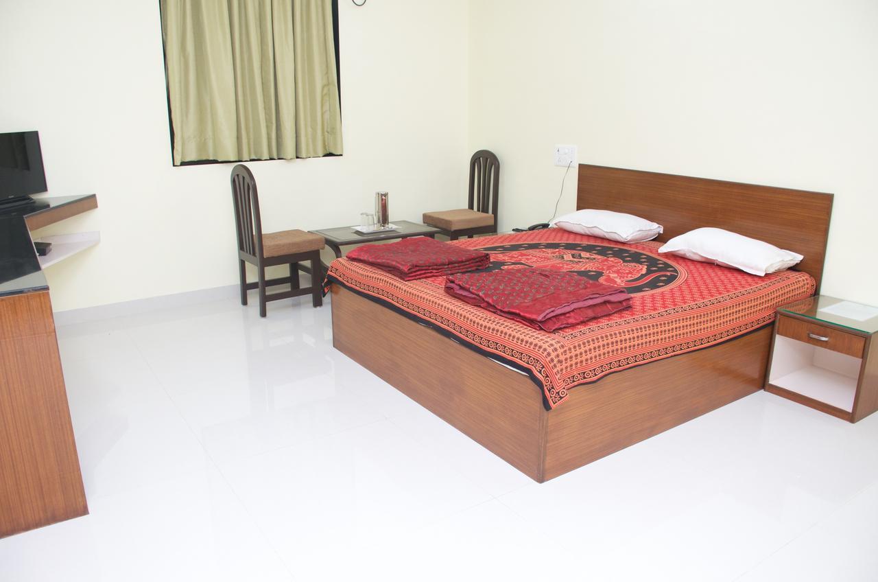 Hira Laxmi Residency Hotel Alībāg Exterior foto